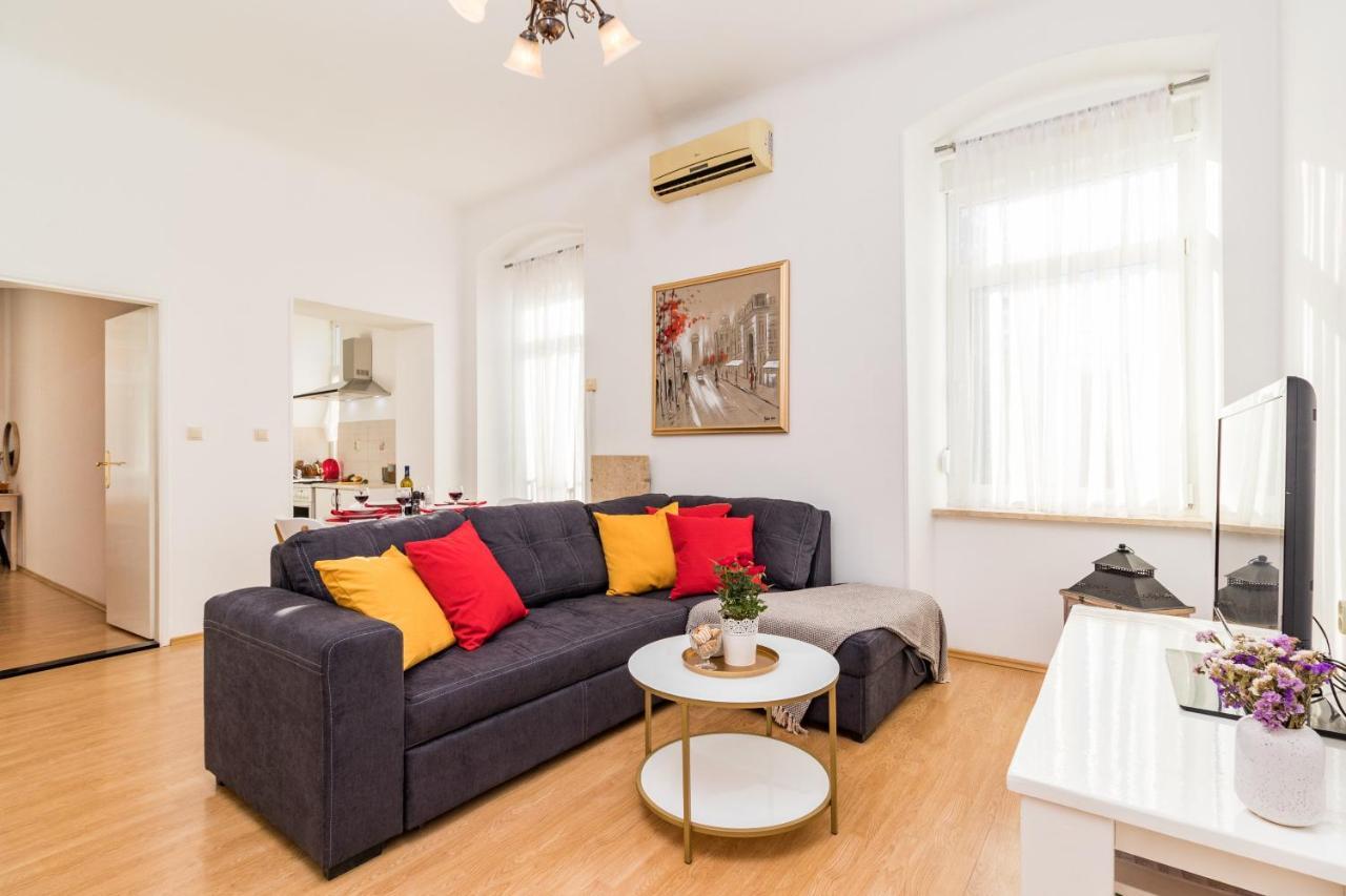 Apartman Lussi Pula Exterior photo