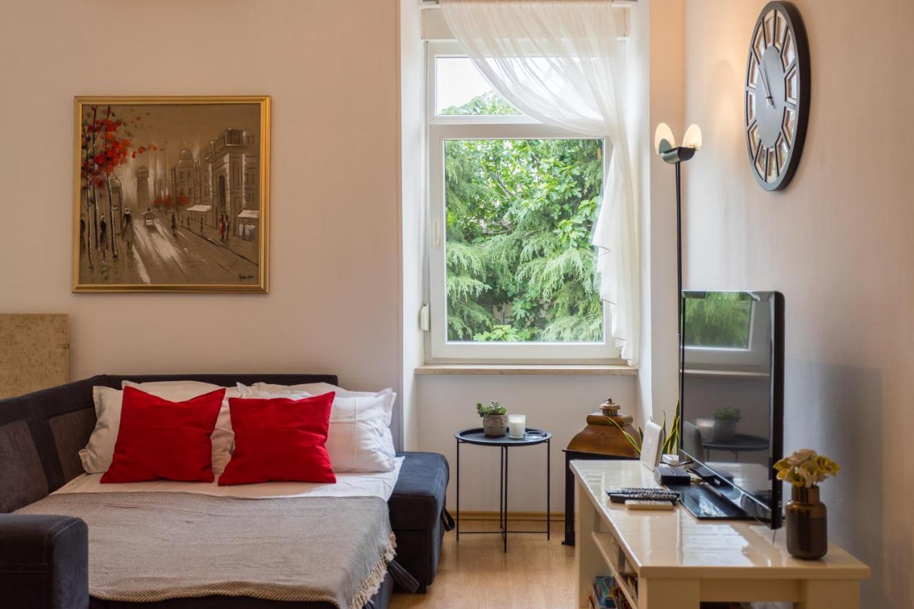 Apartman Lussi Pula Exterior photo