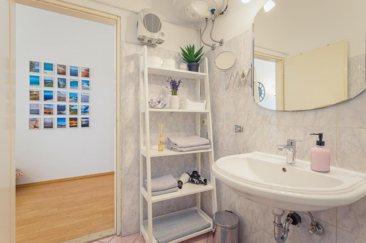 Apartman Lussi Pula Exterior photo
