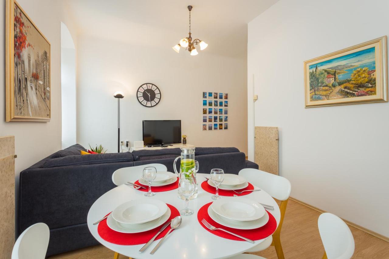 Apartman Lussi Pula Exterior photo
